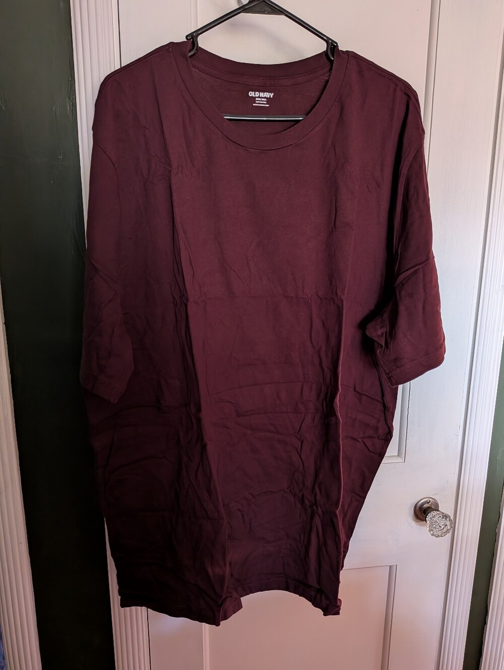 NWT Old Navy Men's Maroon Crewneck T-Shirt